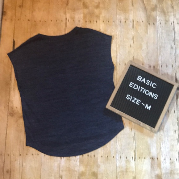 Basic Editions top - Picture 4 of 7